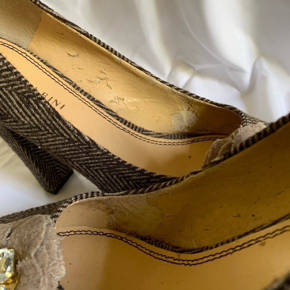 Gianni Bini 5”, brown, herringbone fabric heels. - Picture 3 of 3